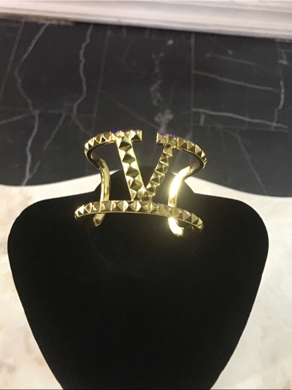 Fashion Jewelry Gold Statement Cuff with Pyramid Twist